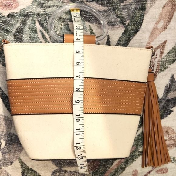 𝅺NWOT Womens Cognac & Cream convertible crossbody/handbag with  lucite handles - Picture 14 of 14